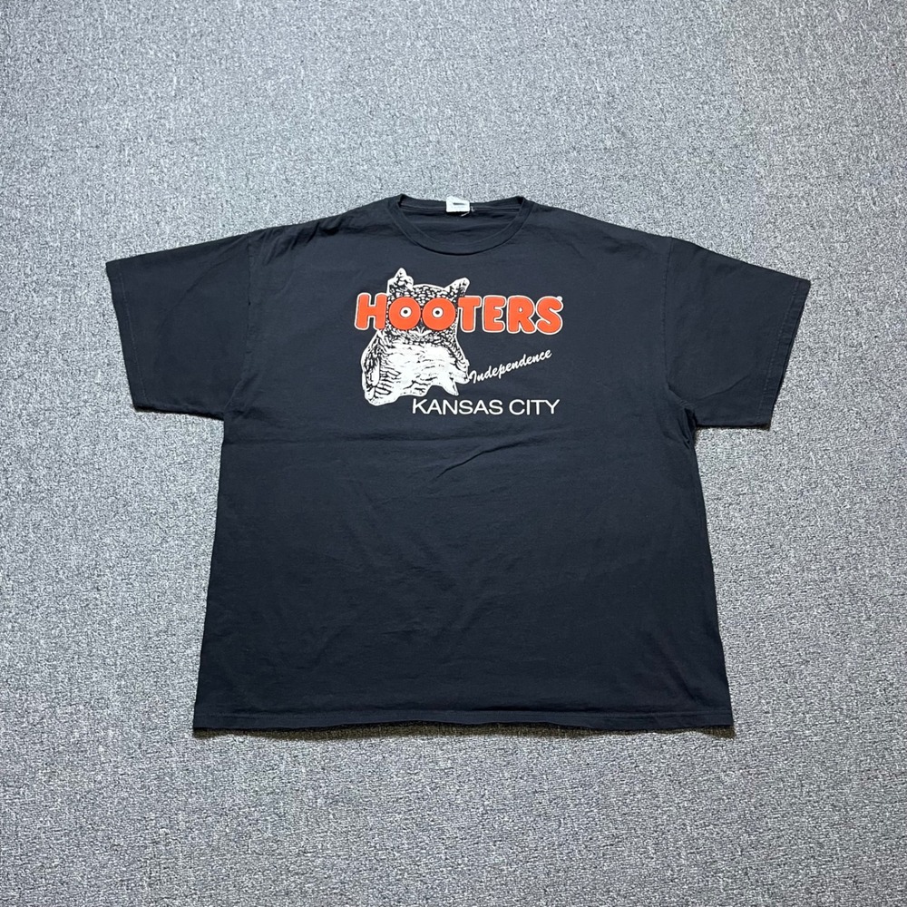 Vintage Hooters T Shirt 2XL Black Kansas City Independence Graphic Tee Y2K Delta